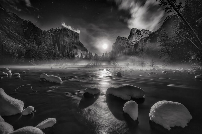 黑色大气的海面