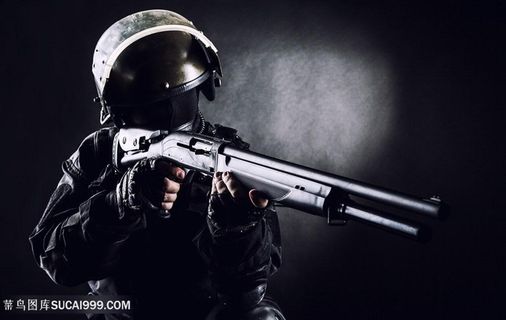 拿着枪的军人特种兵图片