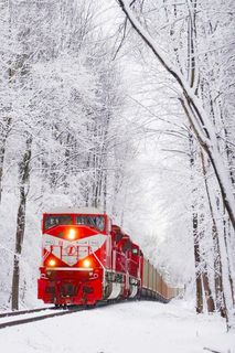 唯美冬季火车高清风景画