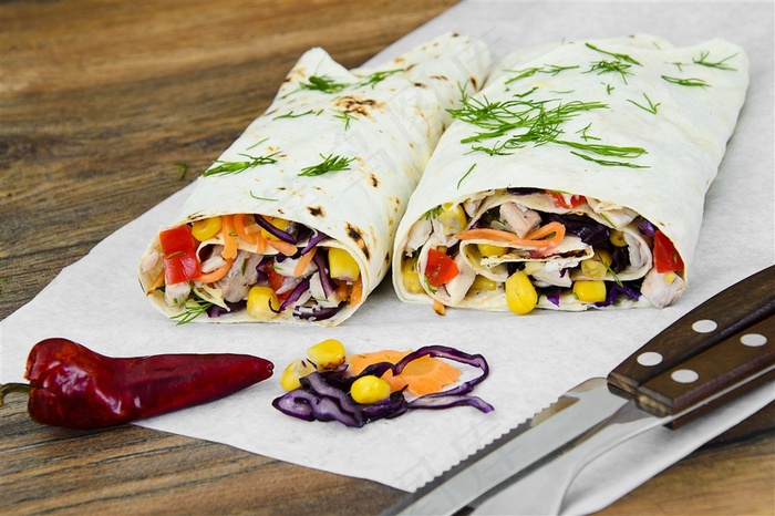 美味的鸡肉卷素材高清图片