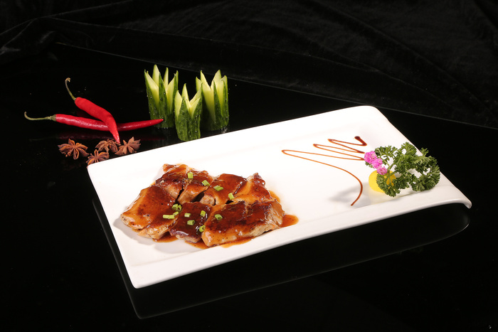 胡椒鸡排餐饮快餐盖浇饭产品成品高清大图黑底长盘