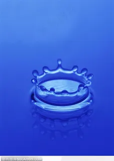 象皇冠一样的环形水滴水花