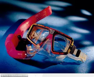 潜水眼镜和呼气管