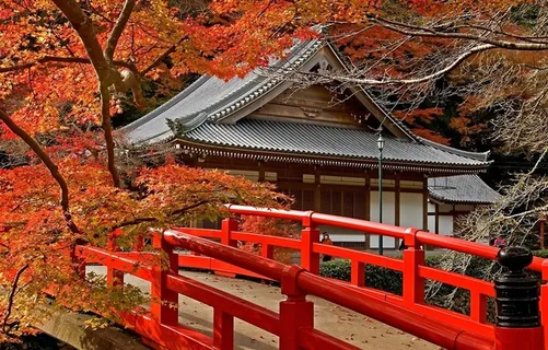 日本古典建筑枫叶红桥设计