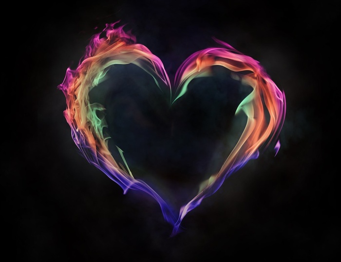 彩色火焰心形高清图片