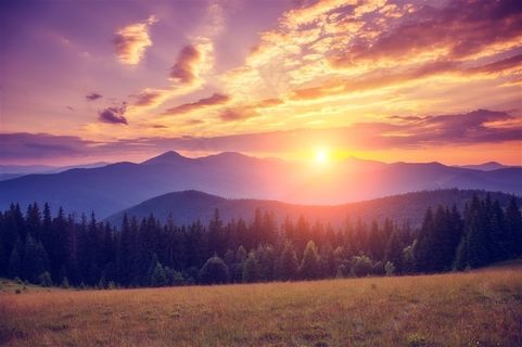 彩霞照耀下的美景高清摄影图片