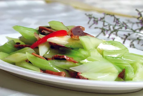 西芹炒鸡胗  西芹炒鸡胗