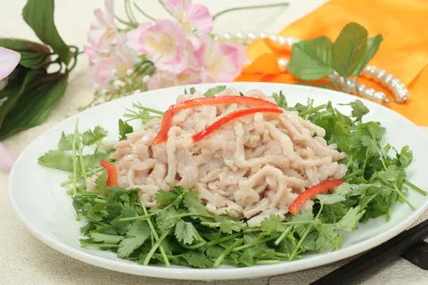 香菜炒肉丝 16元