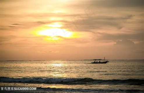 大海夕阳渔船回归 大海夕阳渔船回归