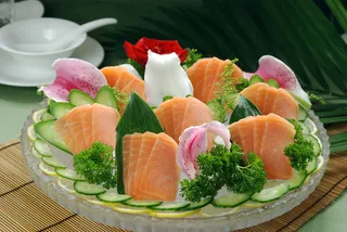  三纹鱼刺身拼盘