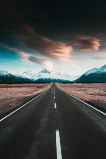 笔直柏油公路图片 笔直柏油公路图片