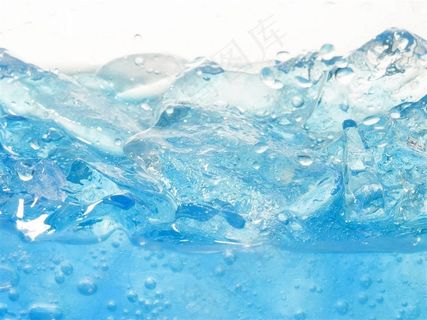 蓝色冰水图片