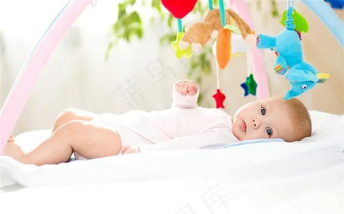 玩具跟可爱宝宝