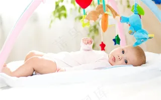 玩具跟可爱宝宝