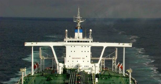 船只海上开采作业