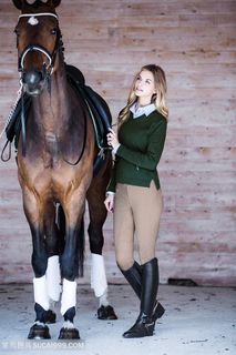 国外美女与骏马图片