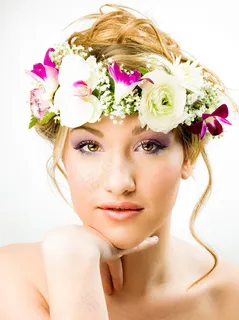 戴花环的美女图片 戴花环的美女图片