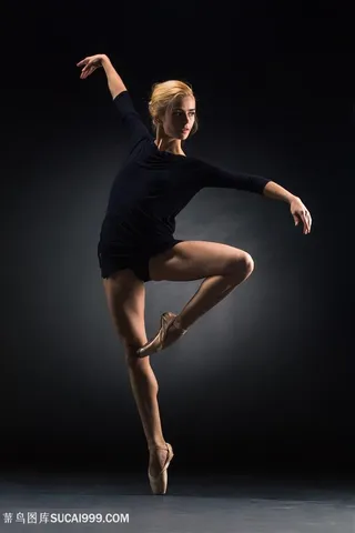正在练习跳舞的优雅美女高清图片舞蹈图片