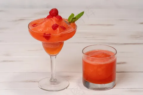 美味夏天清凉果汁饮品摄影照片