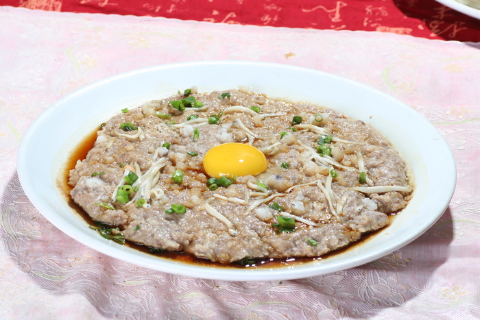 银鱼蒸肉饼