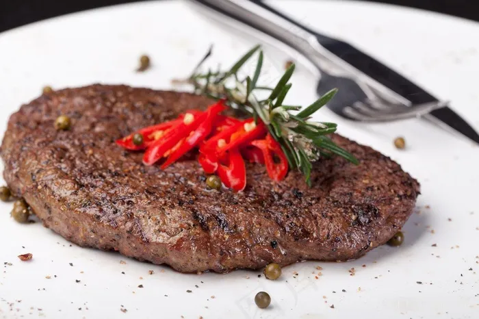 西餐美味炭烤牛排
