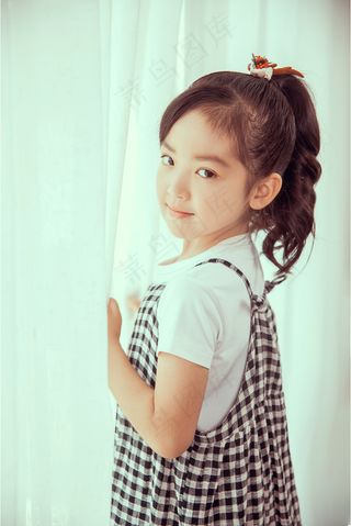 清新唯美可爱的女孩摄影图片 