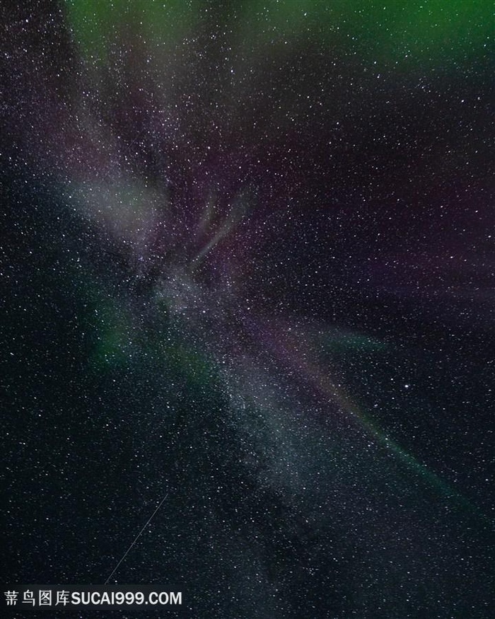 微微光芒的星空图片