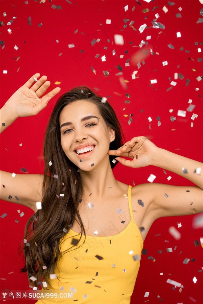 金粉与开心的女孩图片