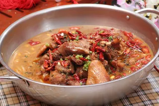 银锅煲柴鸡 36元