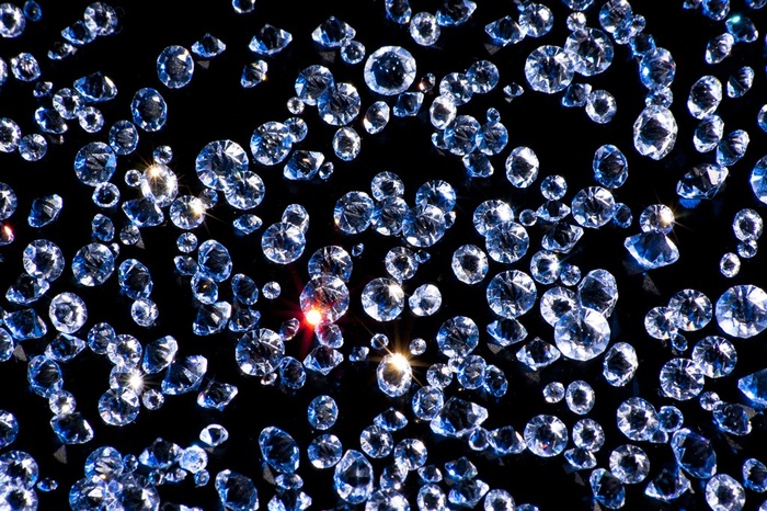 大小不一的祼钻