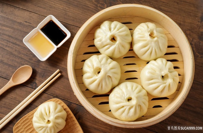 一笼屉园笼包子