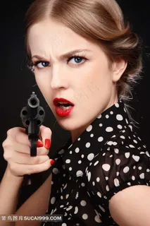 国外美女持枪图片下载