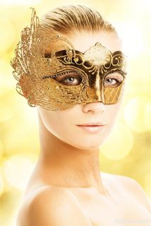 戴黄金面具的性感美女图片