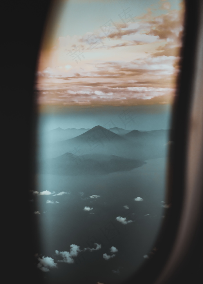 飞机空中窗户照片