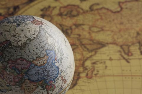 精美地球仪特写图片