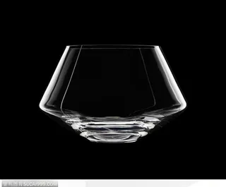 玻璃艺术-透明的玻璃器皿