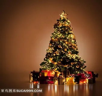 装饰品组成的圣诞树