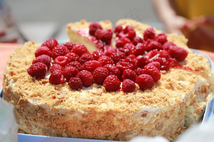 红树莓浆果蛋糕图片