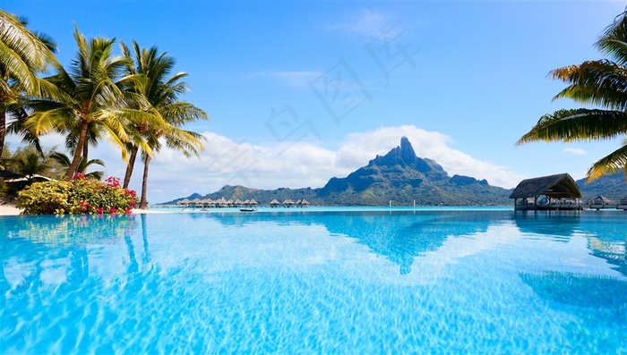 美丽的夏日海上风景