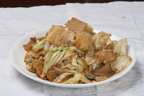 五花肉炒白菜 (2)