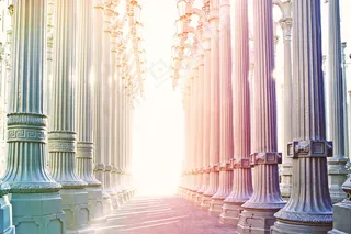 唯美梦幻石柱图片