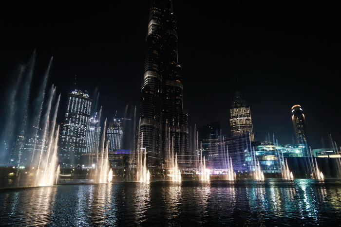 唯美城市广场夜景图片