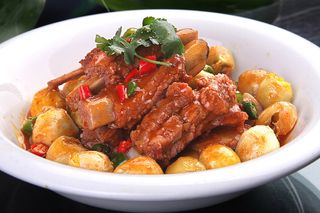 卤蛋烧排骨 28元