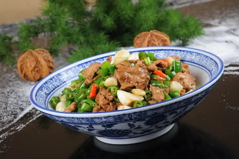 农家小炒肉 22元  主料:后腿肉  味型:香辣 农家小炒肉 22元  主料:后腿肉  味型:香辣