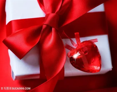 唯美红色礼盒与水晶爱心高清图 唯美红色礼盒与水晶爱心高清图