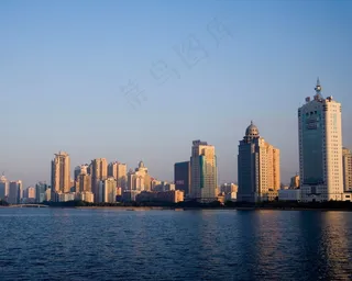 海边的城市风景