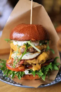 黄色美味汉堡摄影素材 黄色美味汉堡摄影素材