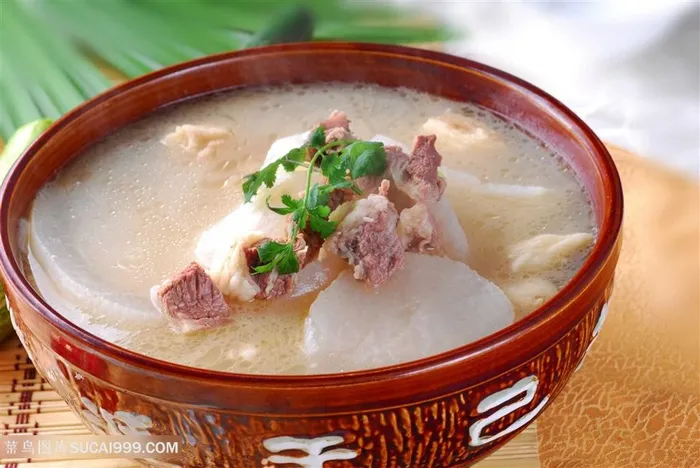 汤花牛腩的美食图片