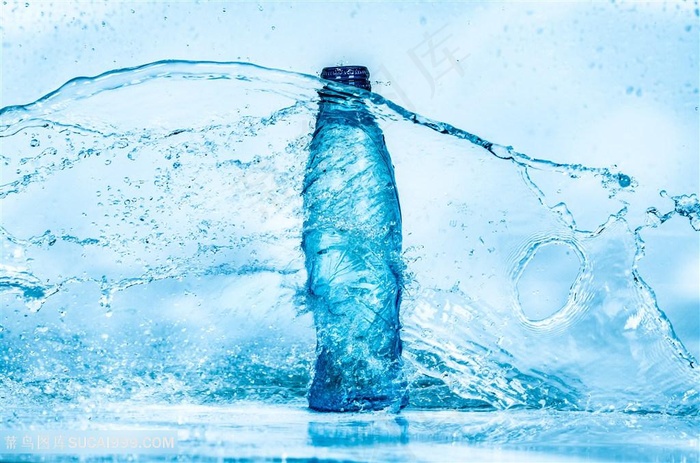 矿泉水与水纹广告