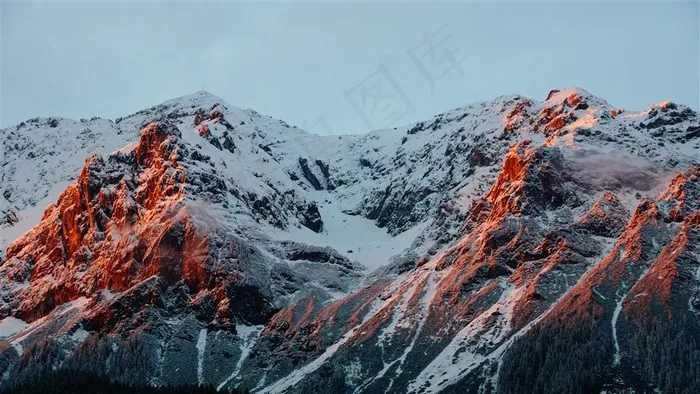 山水雪山美景图片